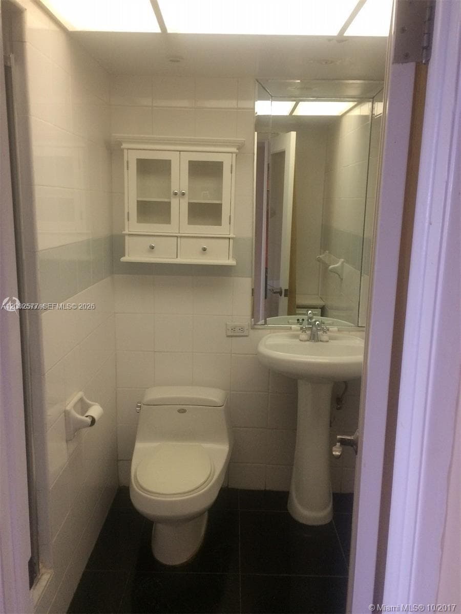 5005 Collins Ave 1202 photo 19