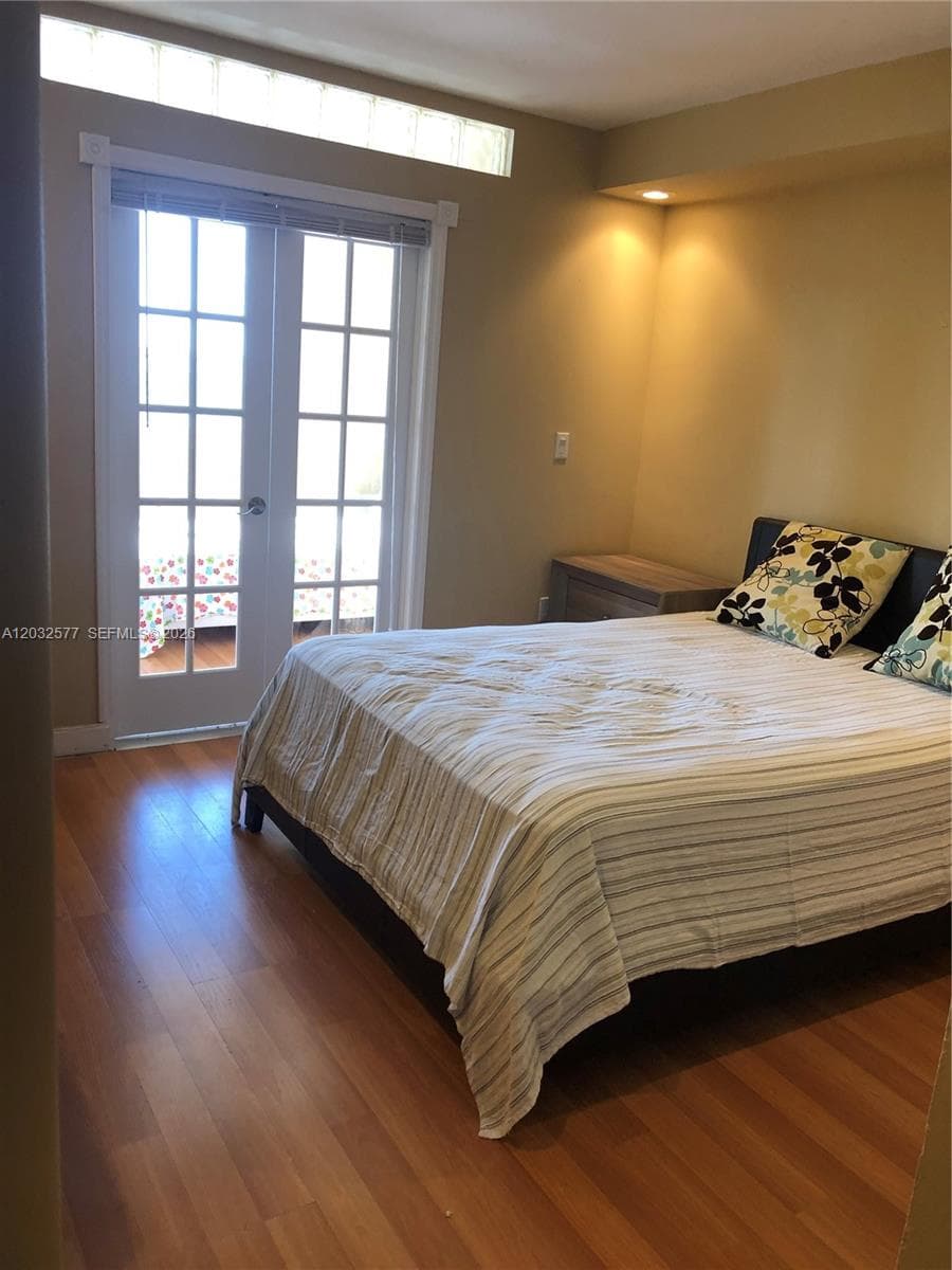 5005 Collins Ave 1202 photo 8
