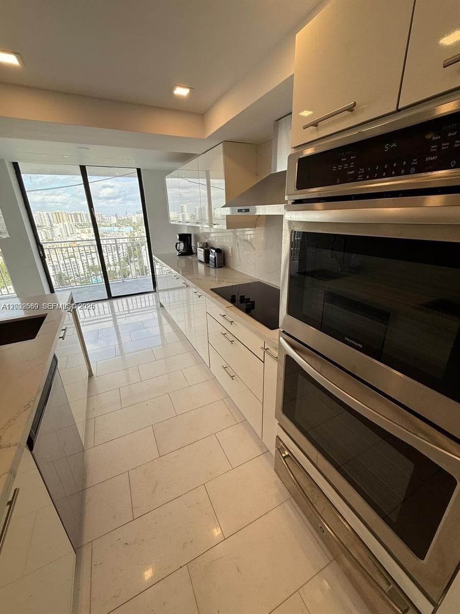 2310 photo 2