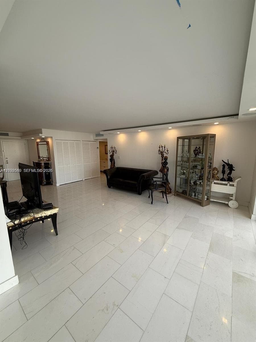 2310 photo 4