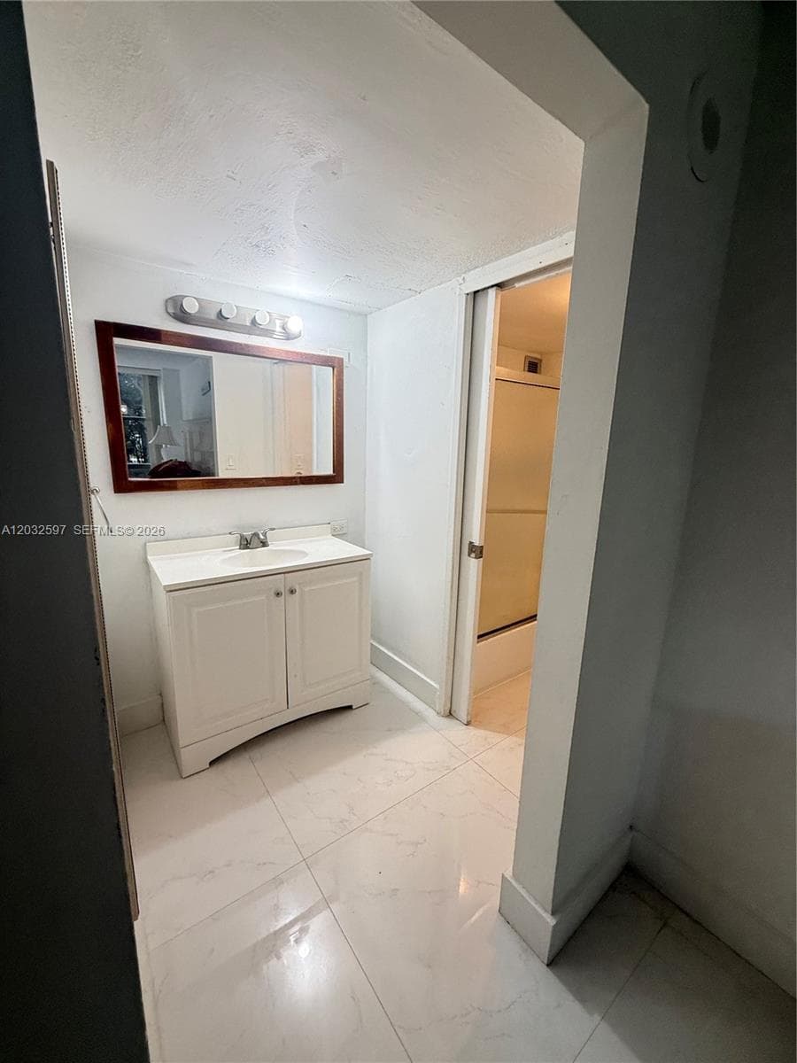 17021 N Bay Rd 103 photo 19
