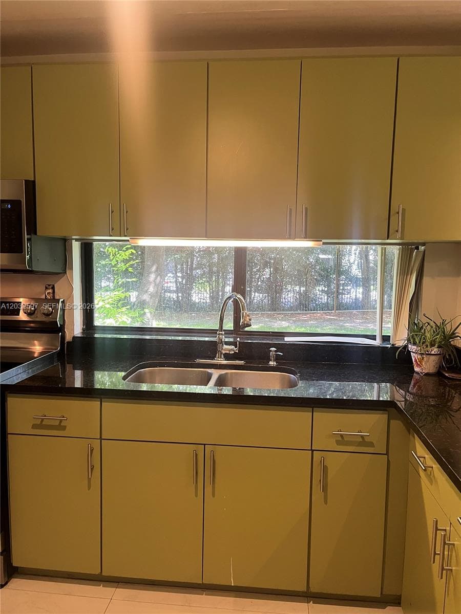 17021 N Bay Rd 103 photo 8