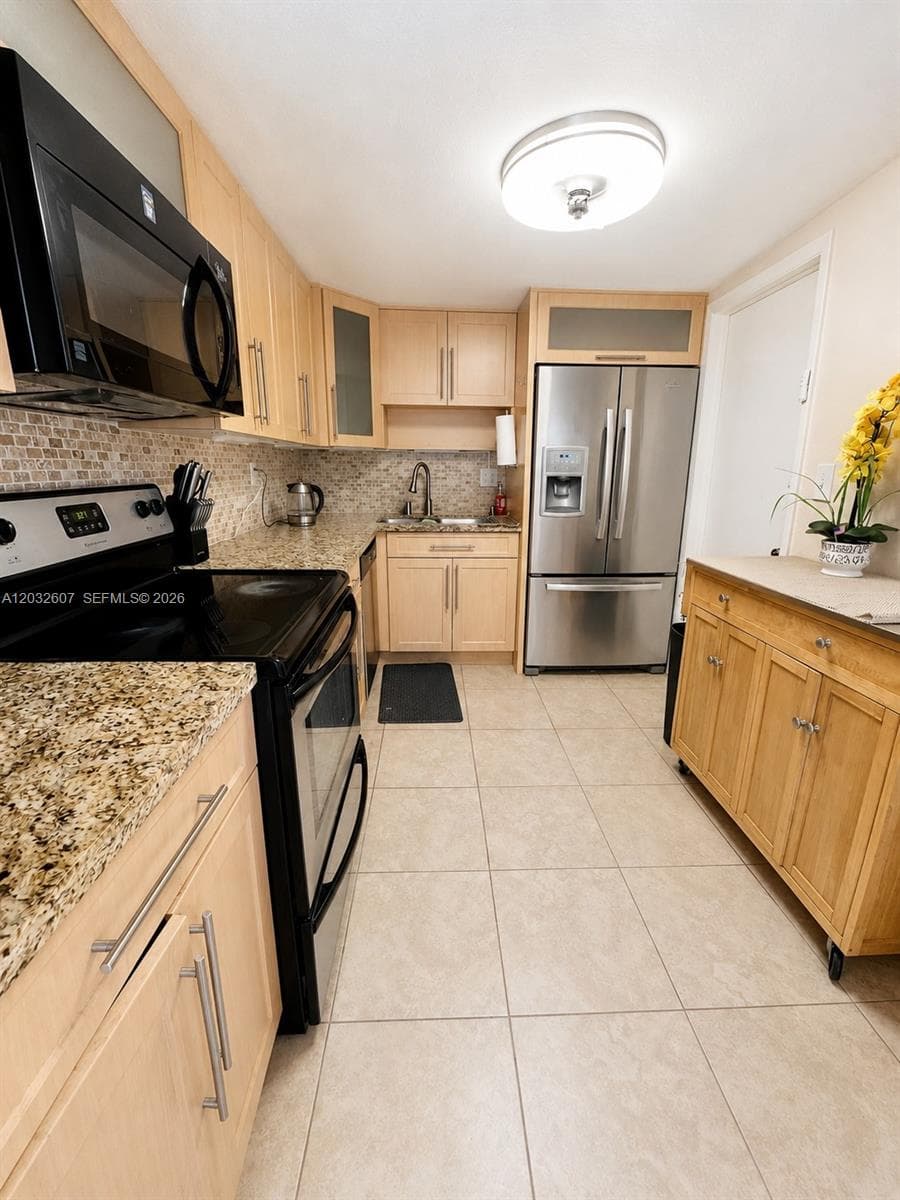 3161 S Ocean Dr 803 photo 14