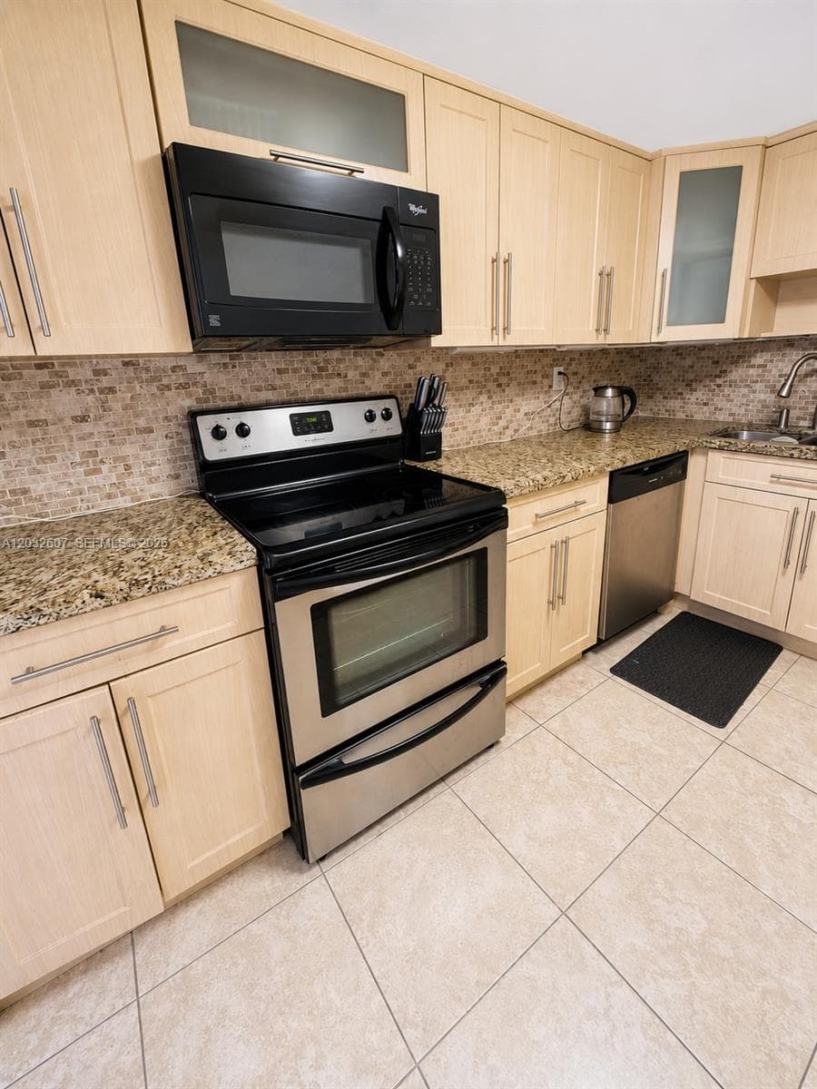 3161 S Ocean Dr 803 photo 15