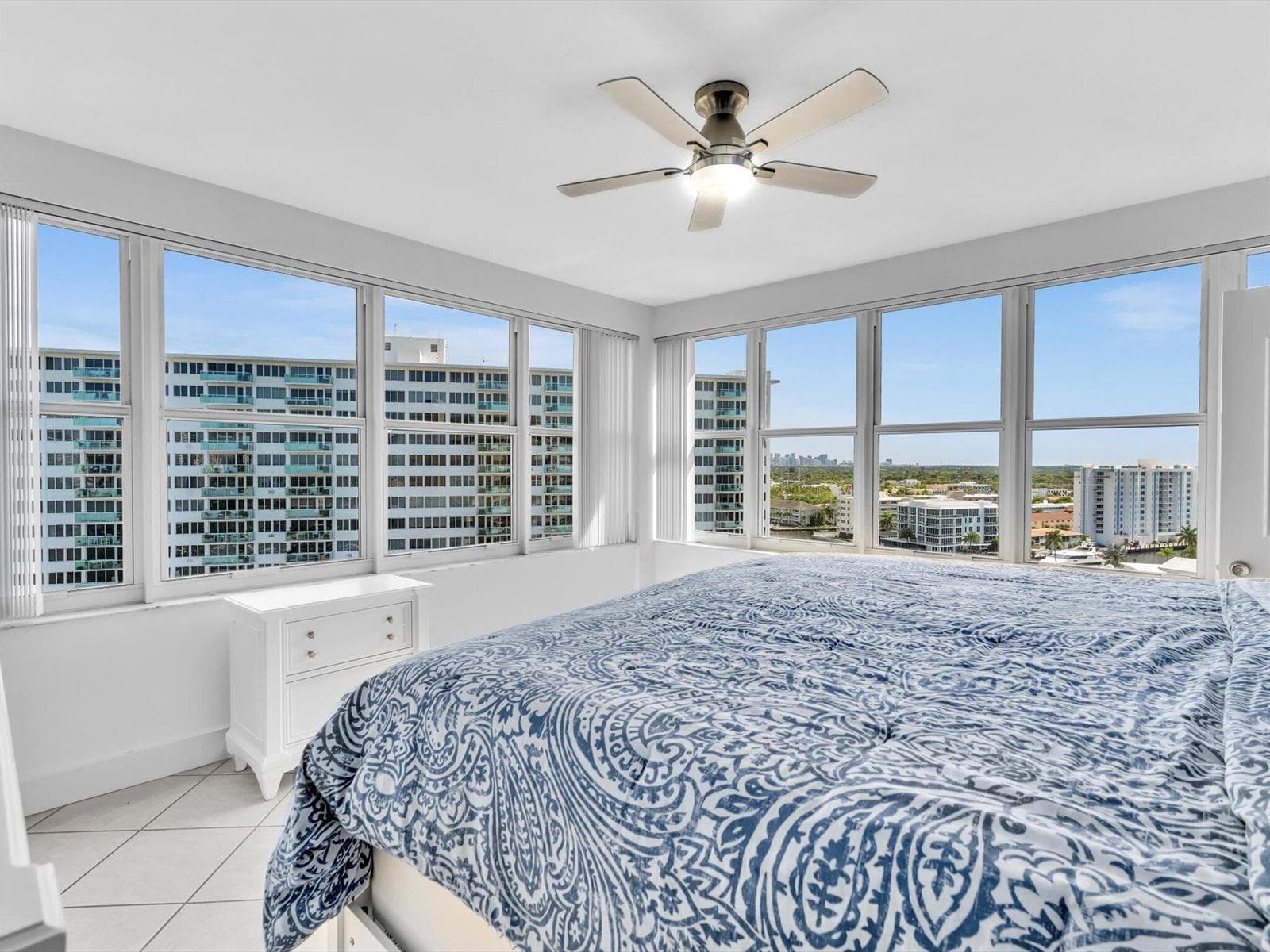 3200 NE 36th Street 1201 photo 17