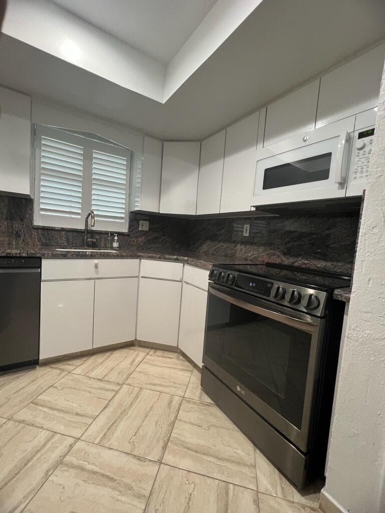 117 Lehane Terrace 210 photo 3