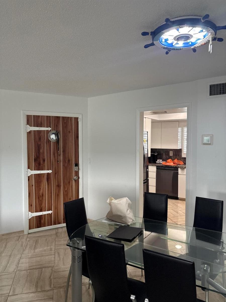 117 Lehane Terrace 210 photo 5