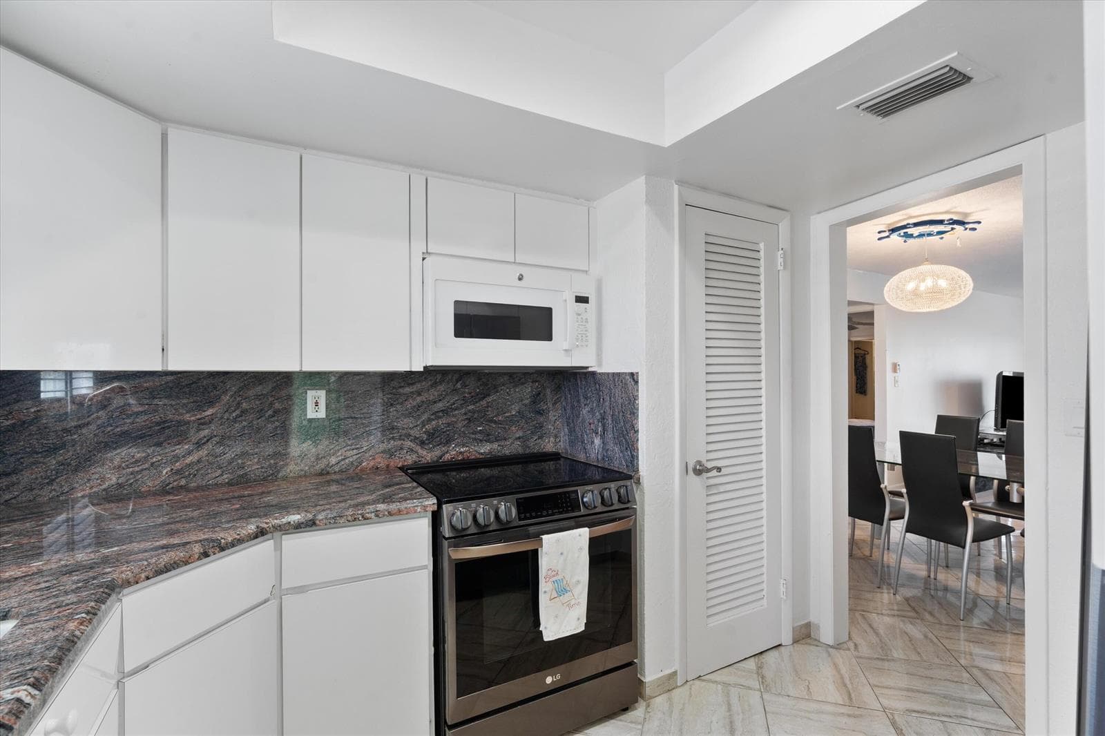 117 Lehane Terrace 210 photo 4