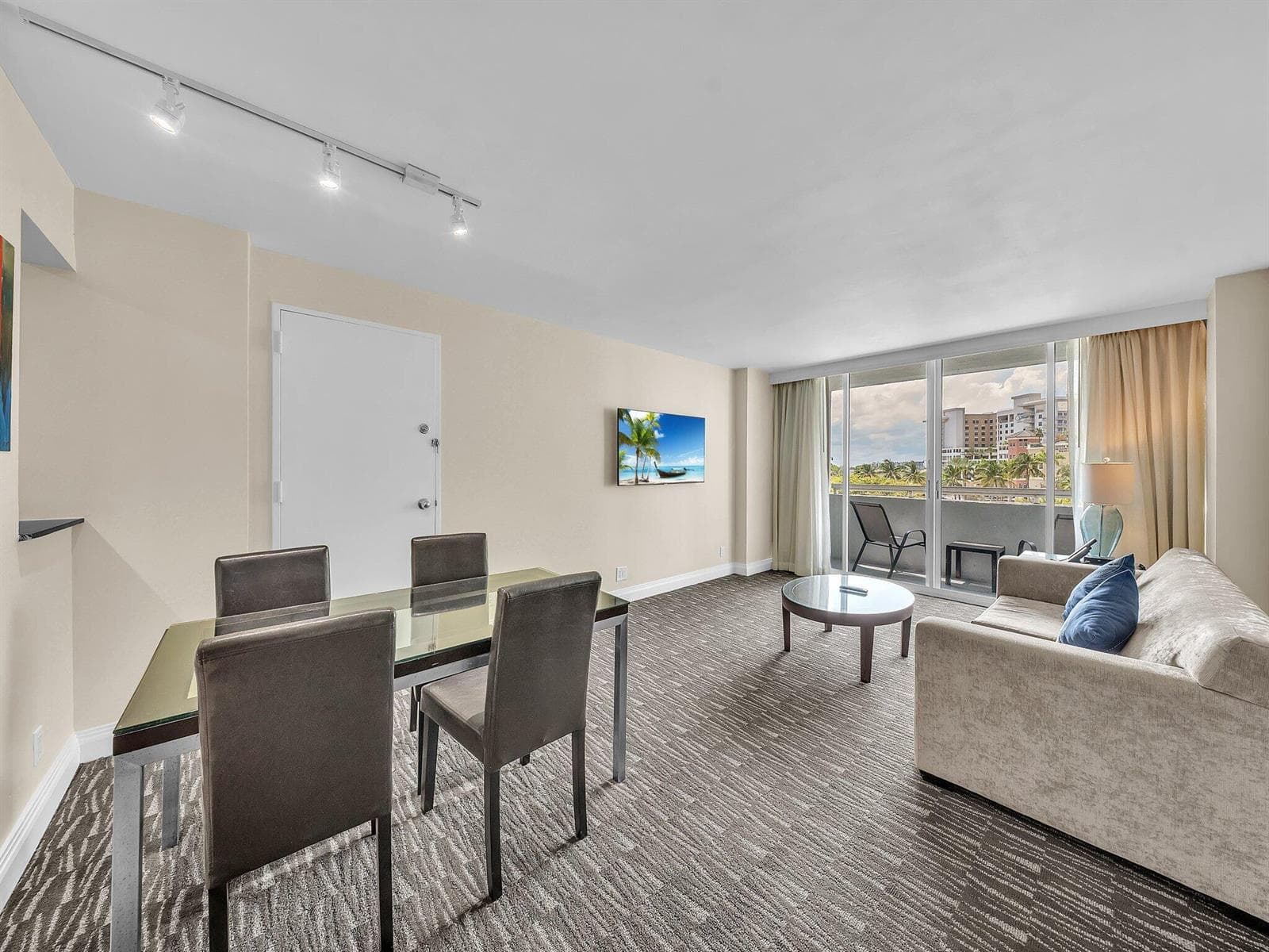2670 E Sunrise Boulevard 319 photo 4