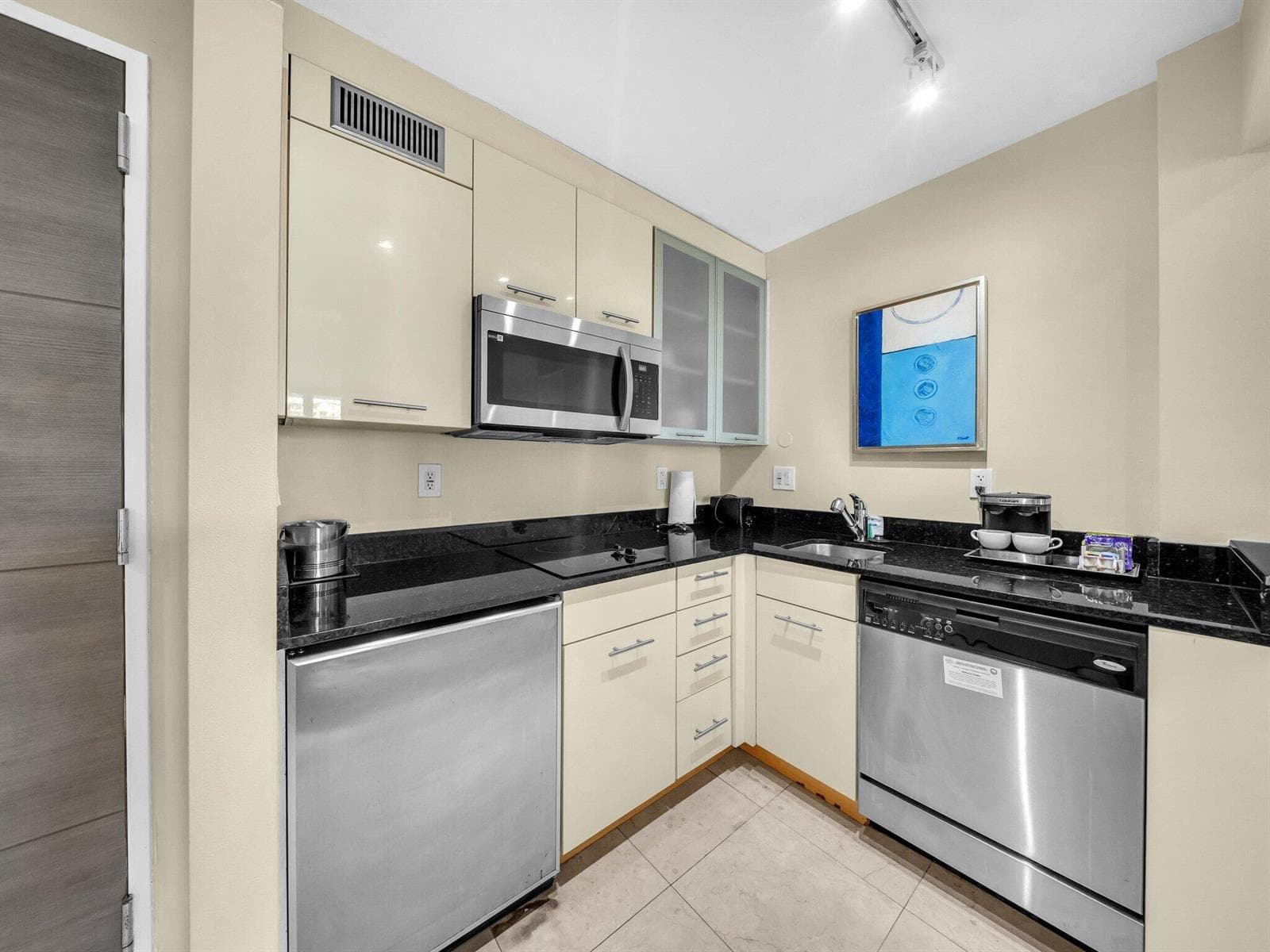 2670 E Sunrise Boulevard 319 photo 4