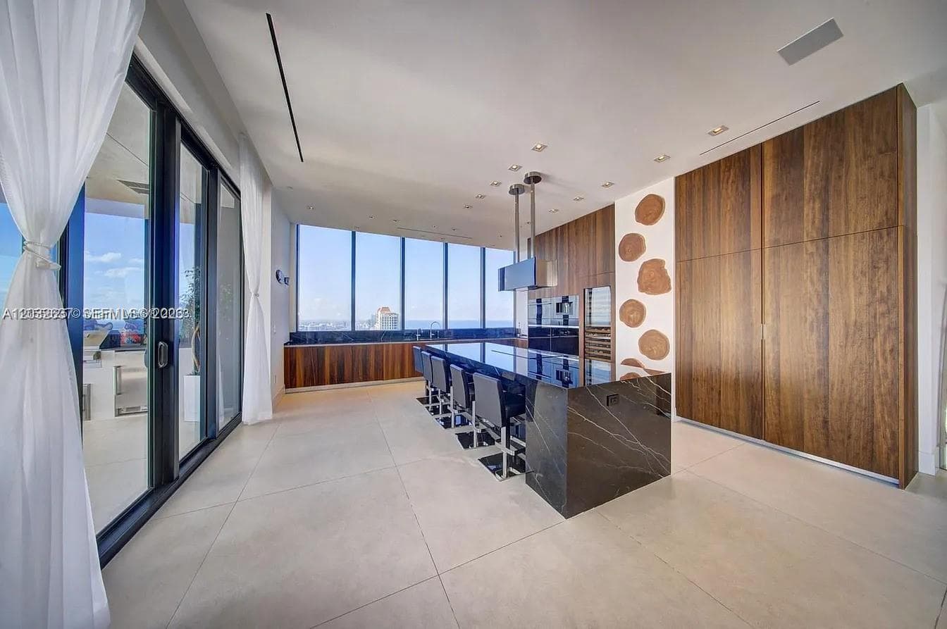 17141 Collins Ave 4602 photo 3
