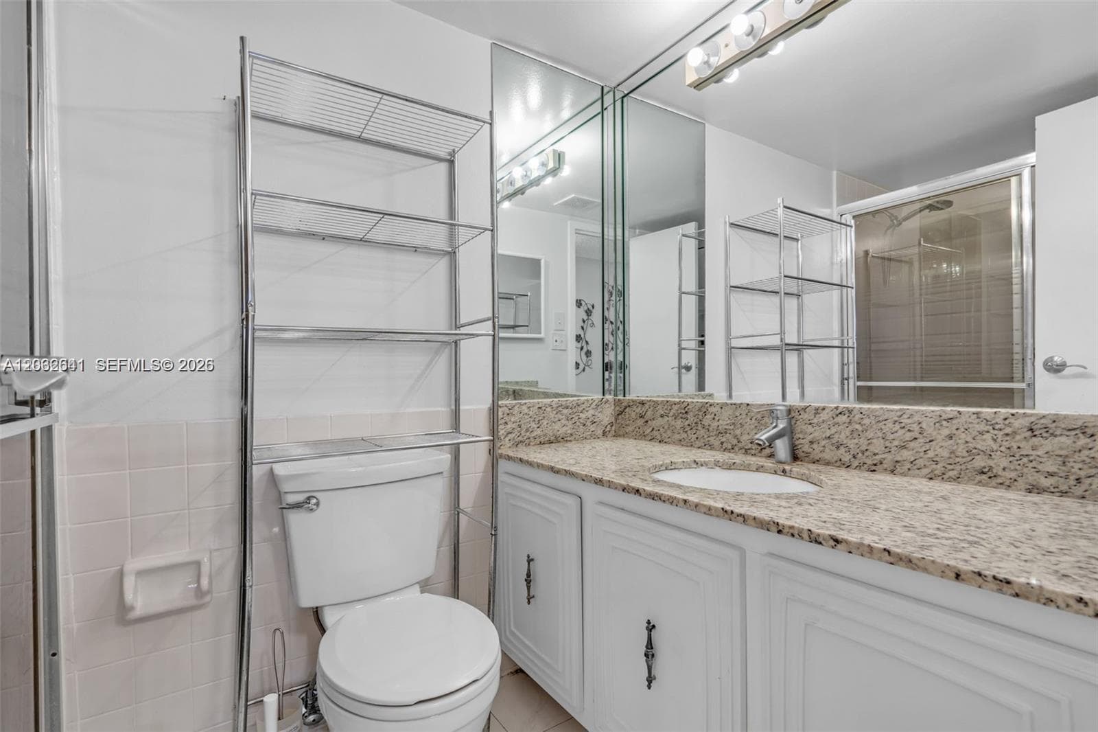 1000 Parkview Dr 715 photo 14