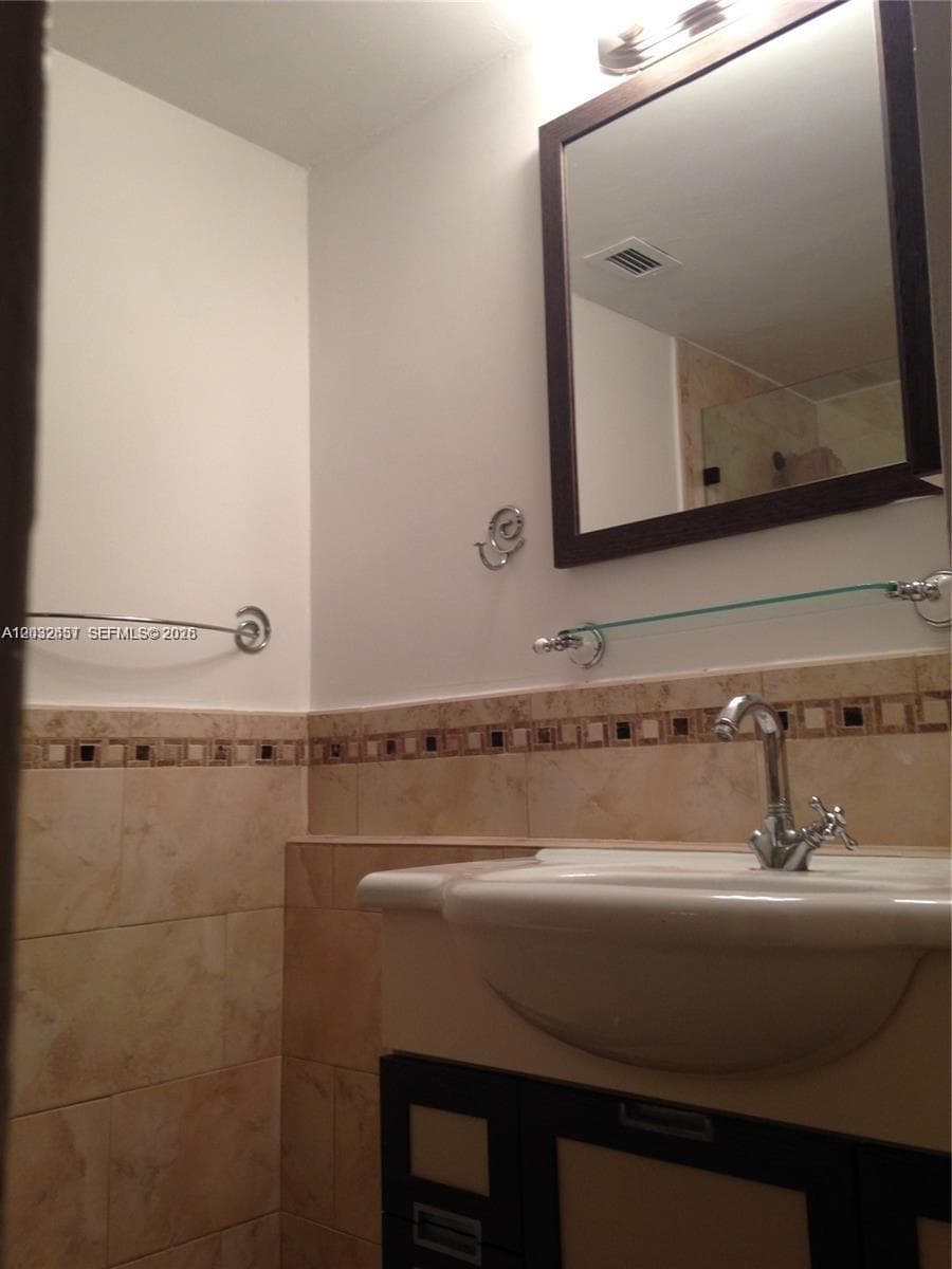 7441 Wayne Ave 2O photo 8