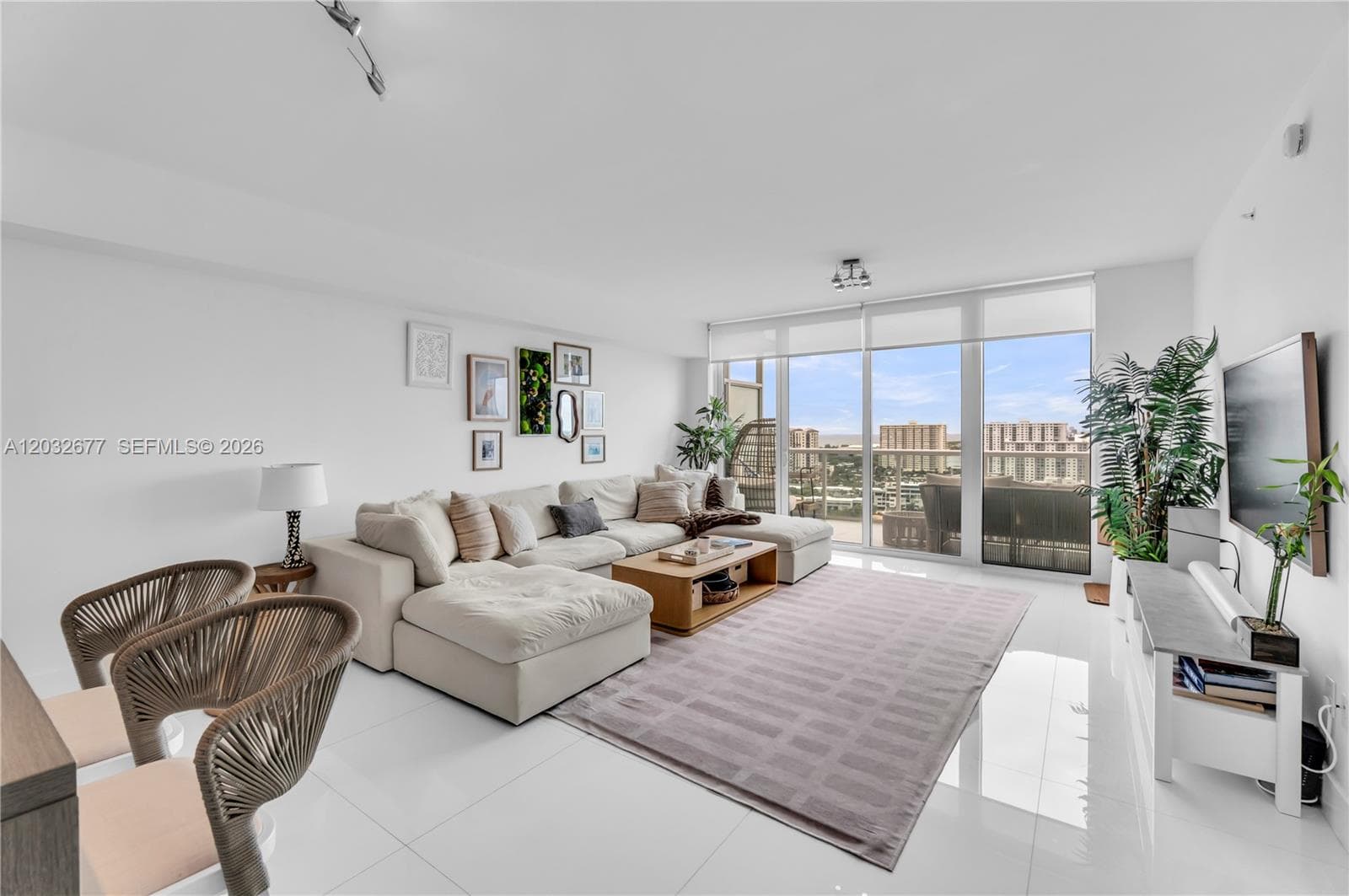 400 Sunny Isles Blvd 1917 photo 17