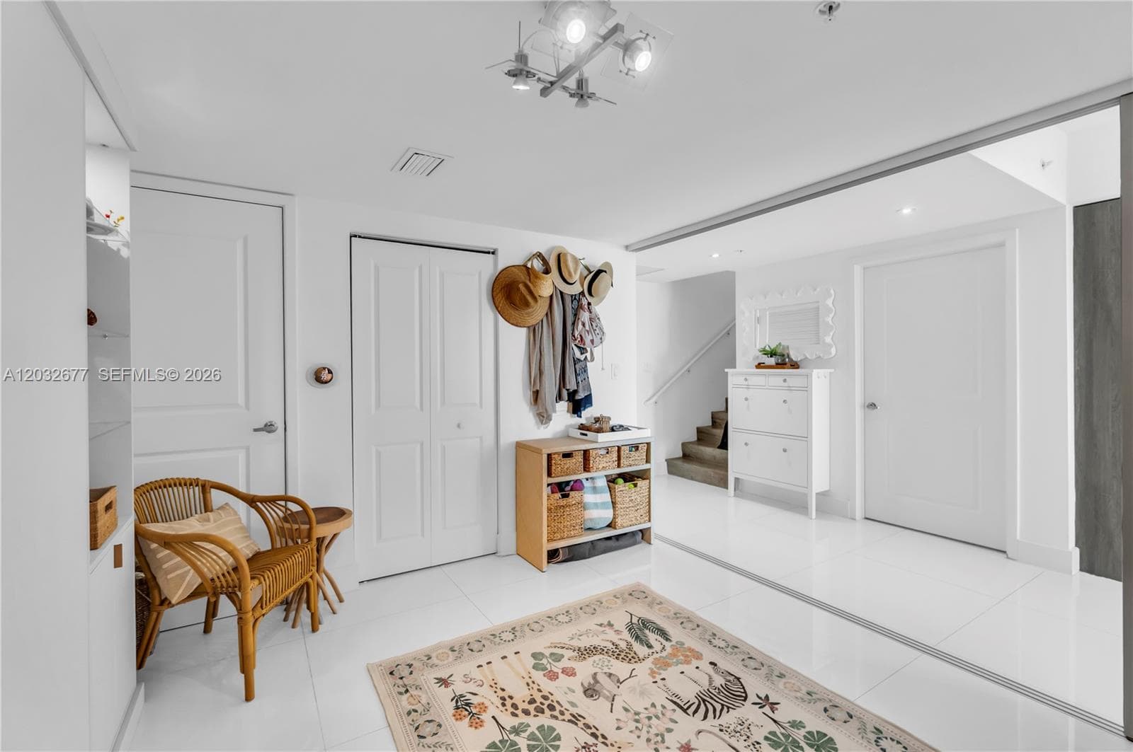 400 Sunny Isles Blvd 1917 photo 7