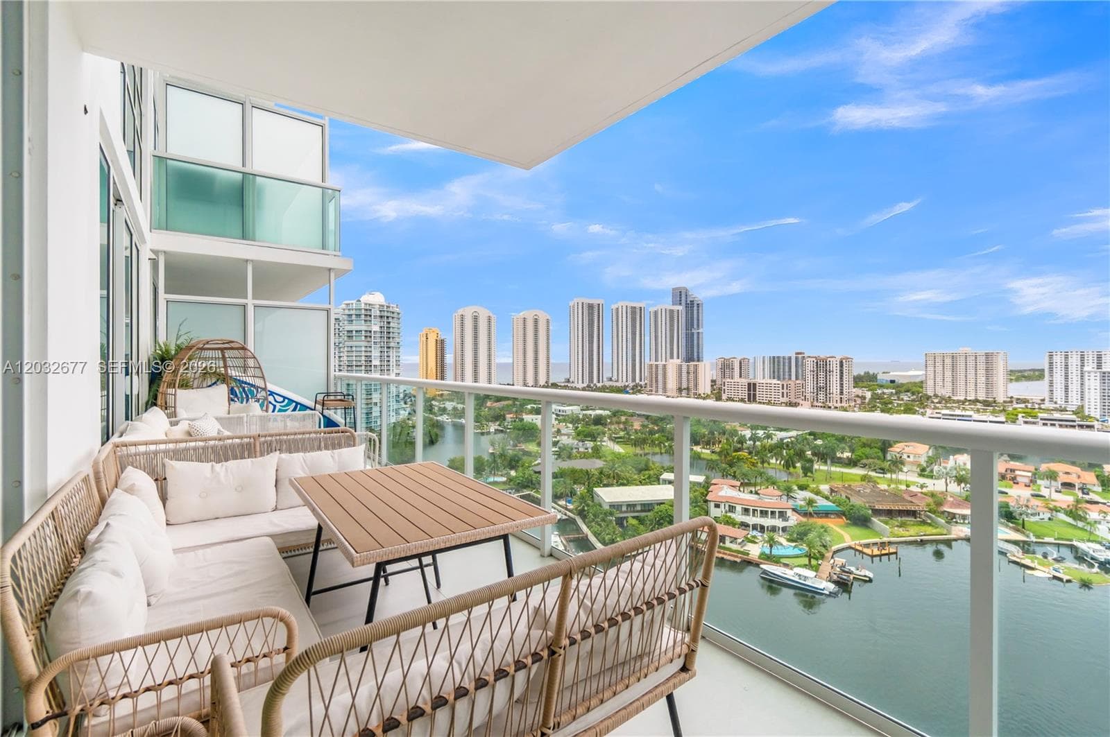 400 Sunny Isles Blvd 1917 photo 1