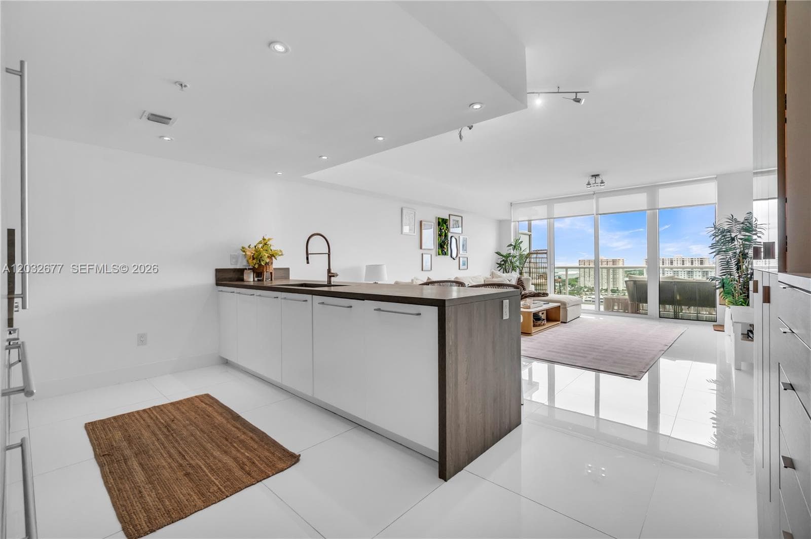 400 Sunny Isles Blvd 1917 photo 9