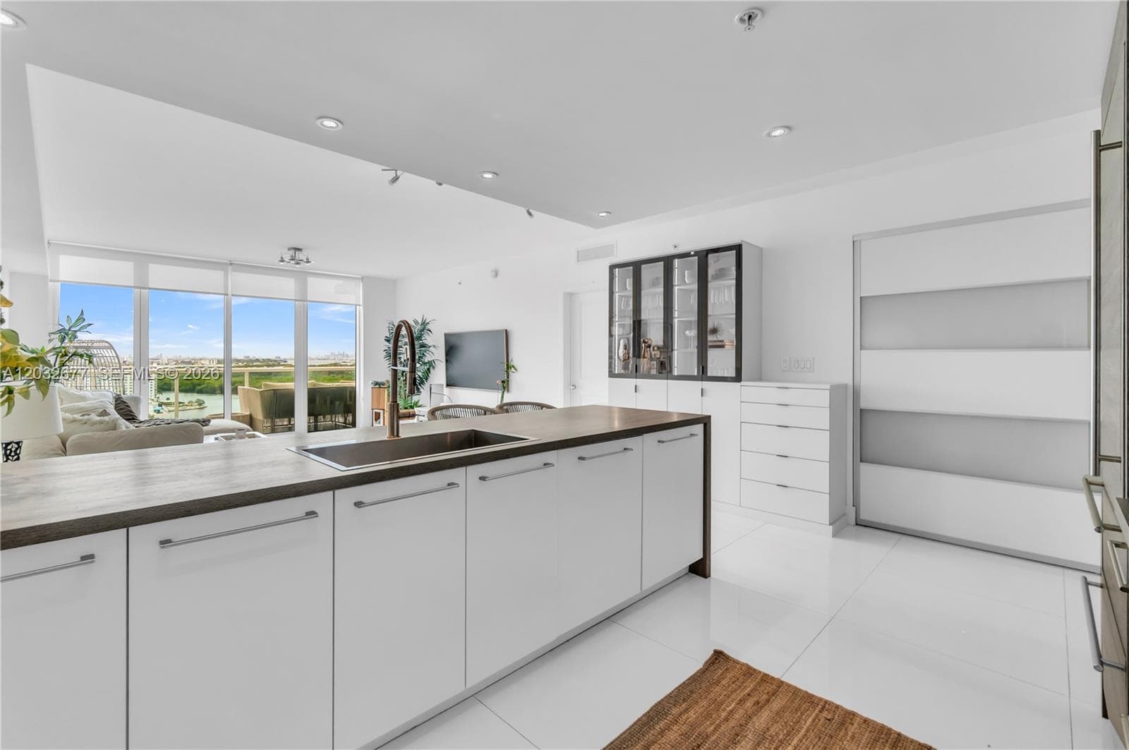 400 Sunny Isles Blvd 1917 photo 14