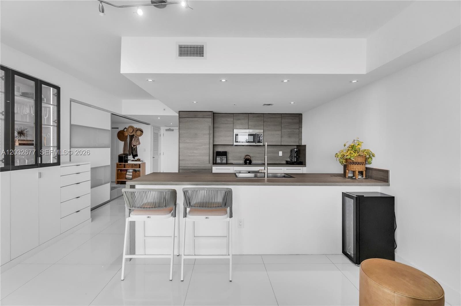 400 Sunny Isles Blvd 1917 photo 15