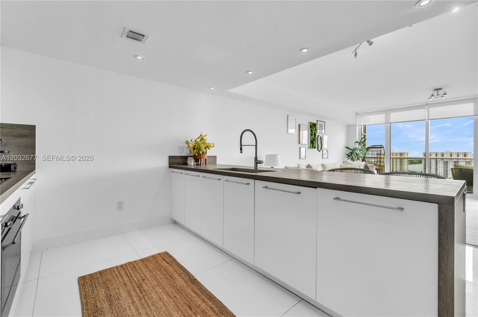 400 Sunny Isles Blvd 1917 photo 11