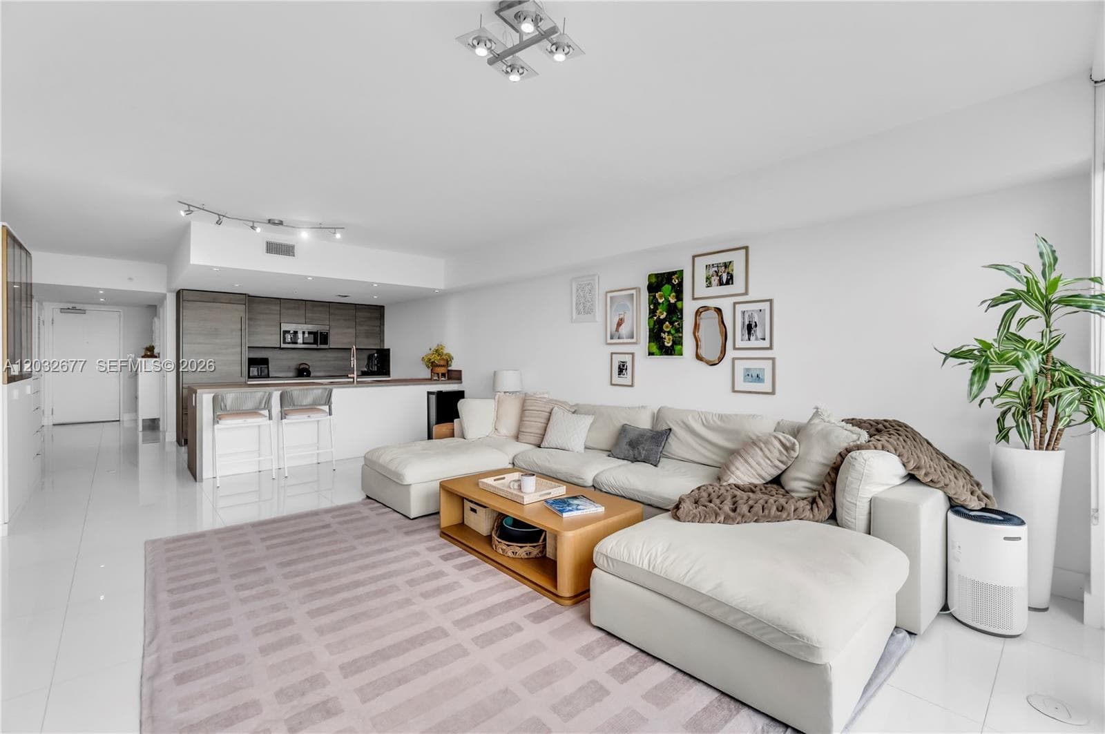 400 Sunny Isles Blvd 1917 photo 19