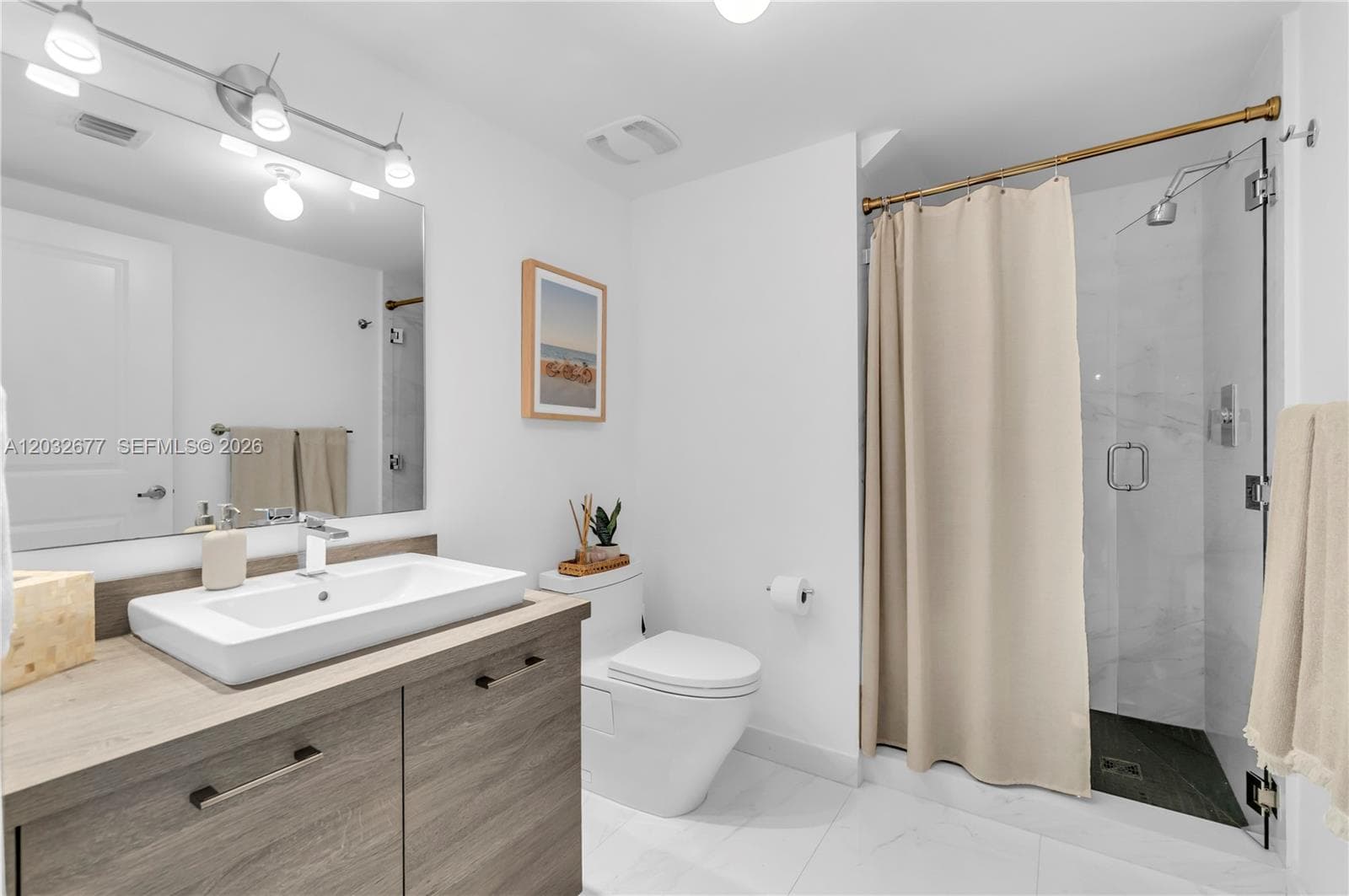 400 Sunny Isles Blvd 1917 photo 8