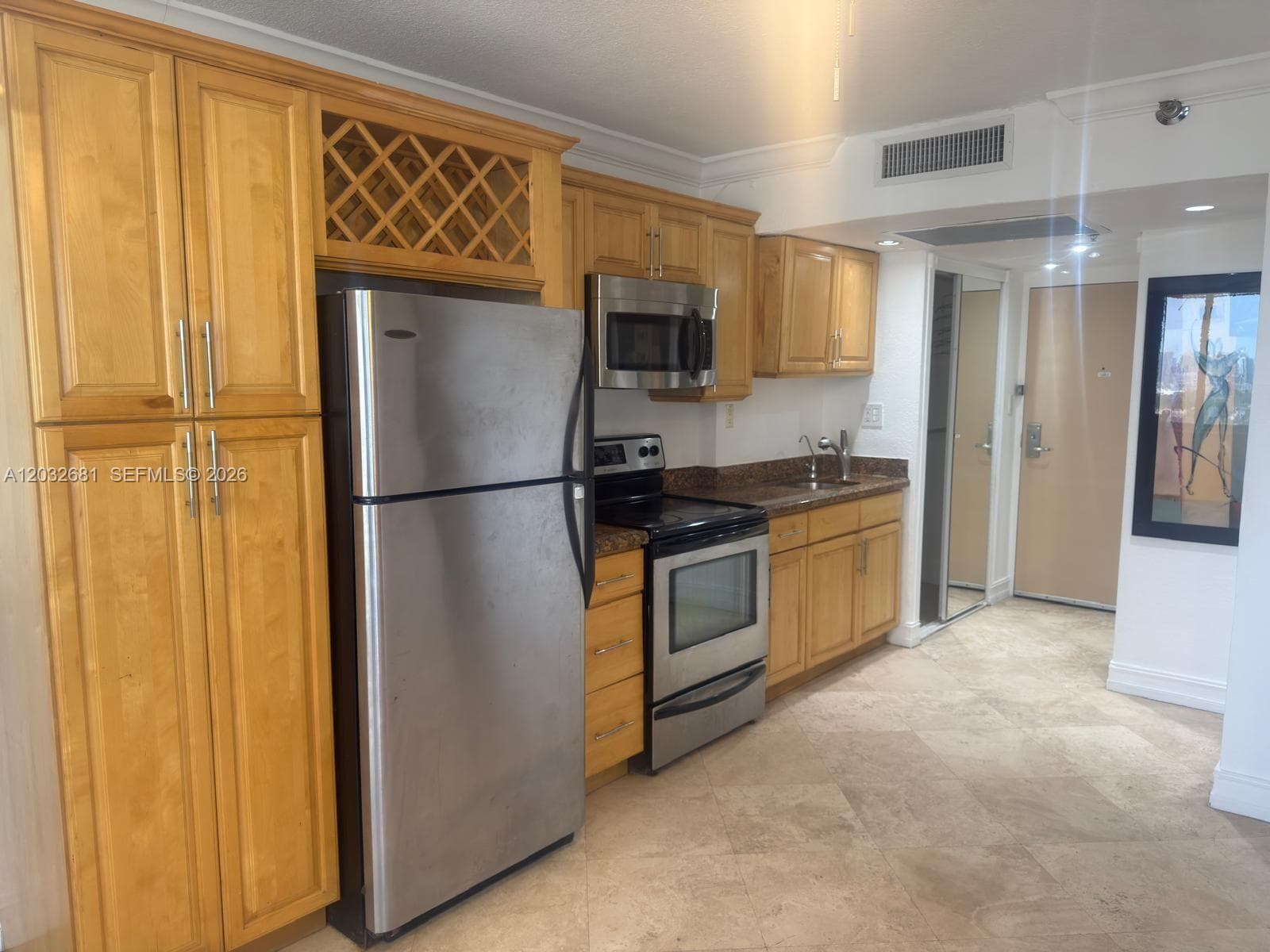 19201 Collins Ave 1044 photo 2