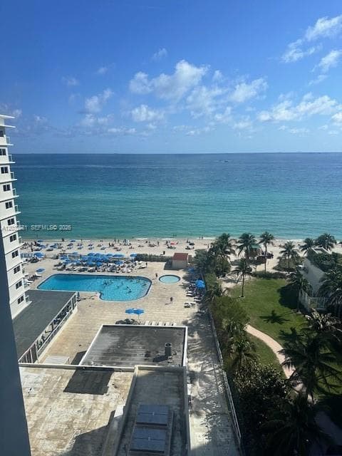 19201 Collins Ave 1044 photo 1
