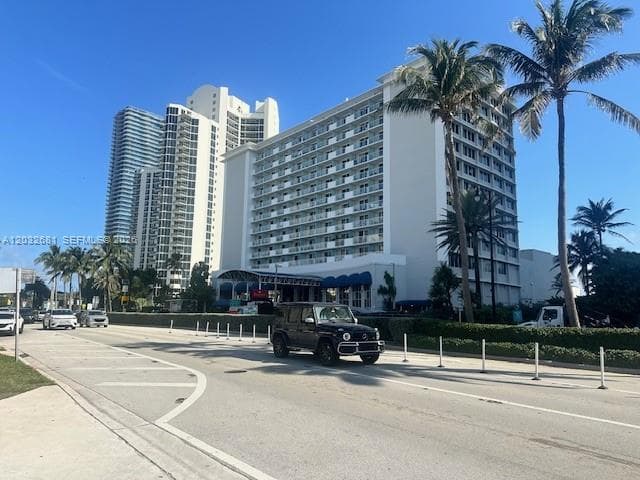 19201 Collins Ave 1044 photo 18