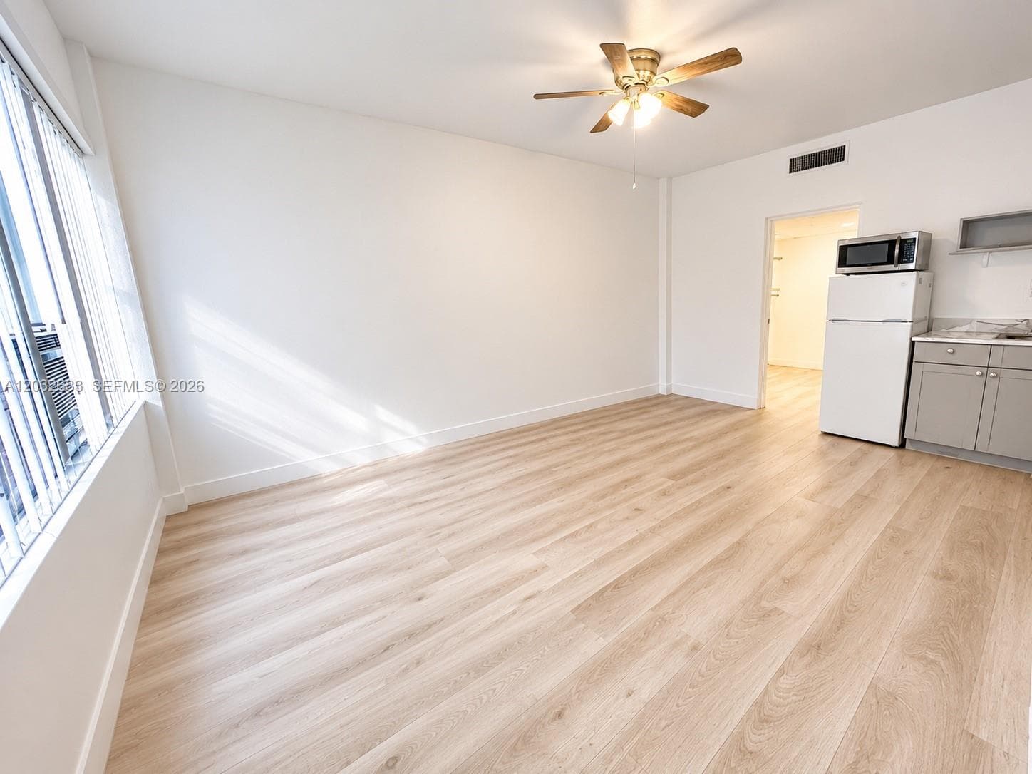 26 Diplomat Pkwy 2263 photo 2