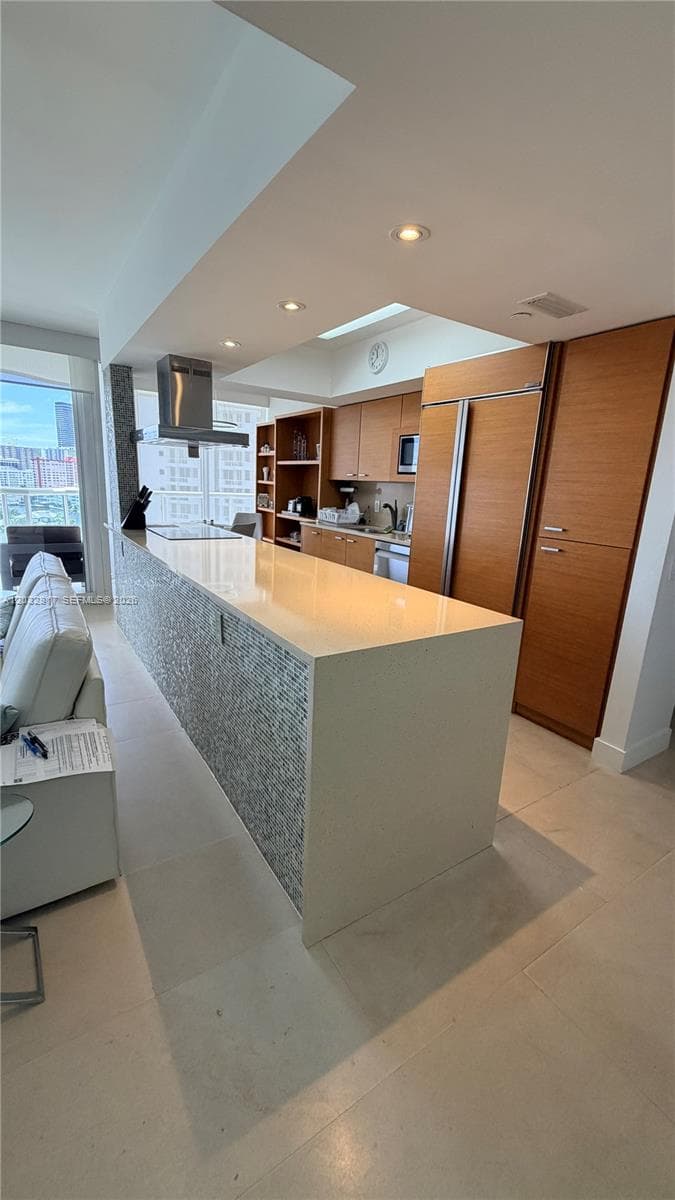 21205 Yacht Club Dr 1201 photo 16