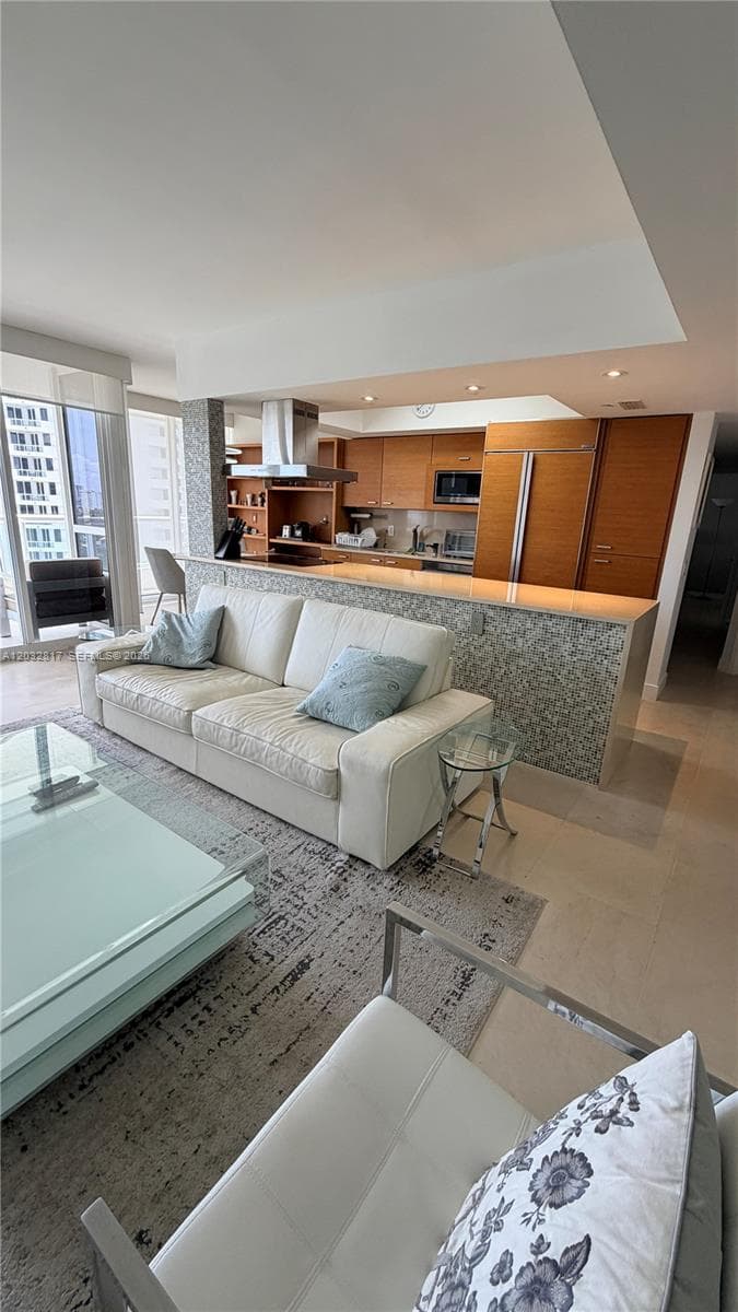 21205 Yacht Club Dr 1201 photo 18