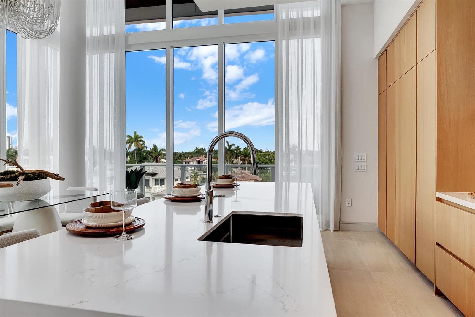 2321 SE 17th Street 401 photo 6