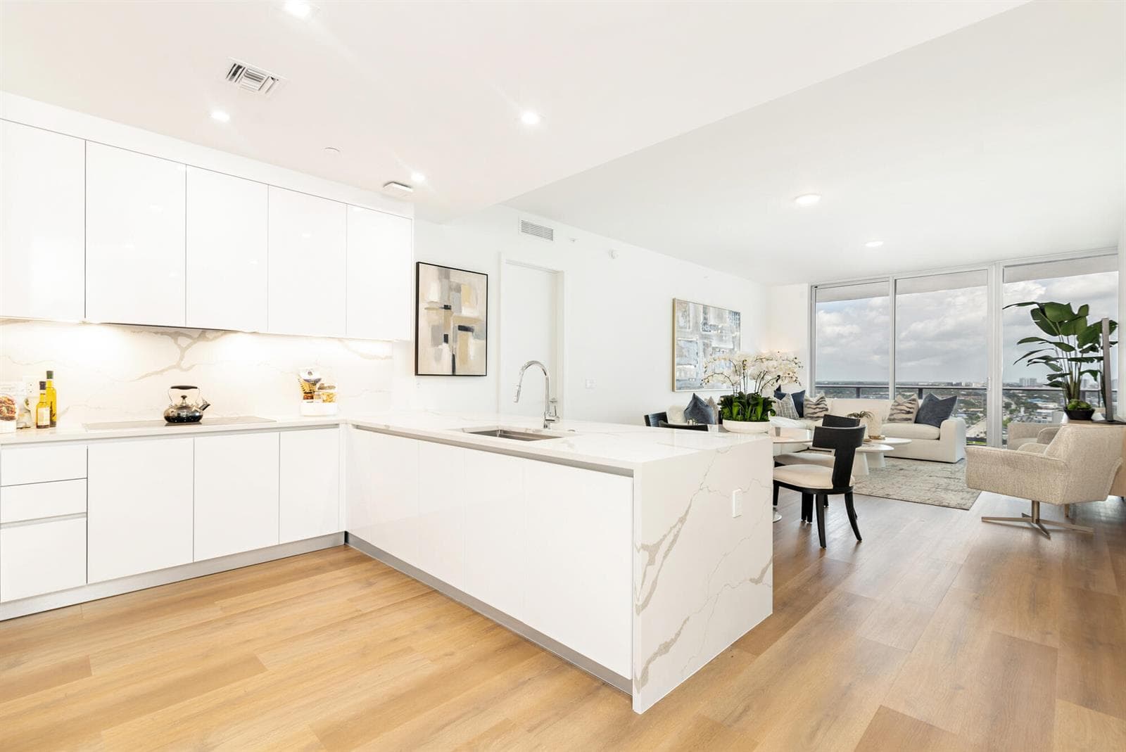 220 Lake Shore Drive 1813 photo 1