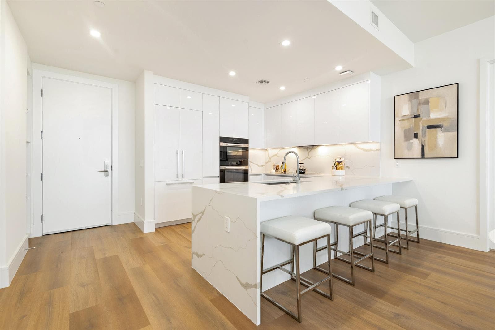 220 Lake Shore Drive 1813 photo 5