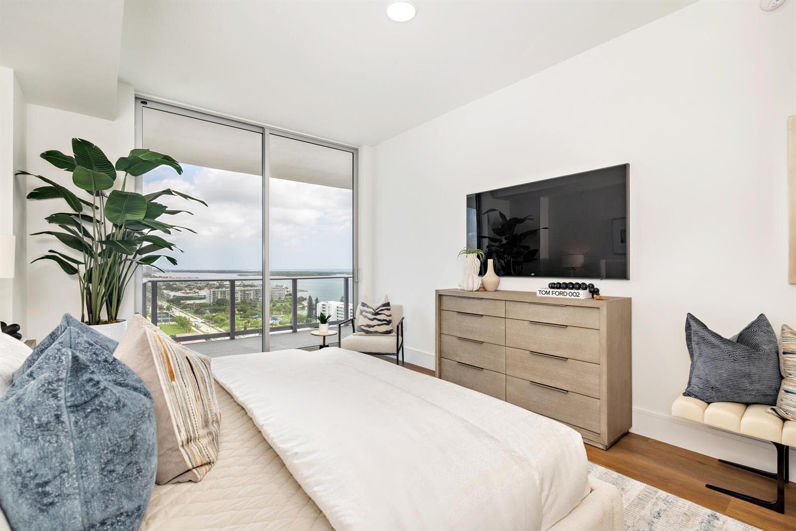 220 Lake Shore Drive 1813 photo 9