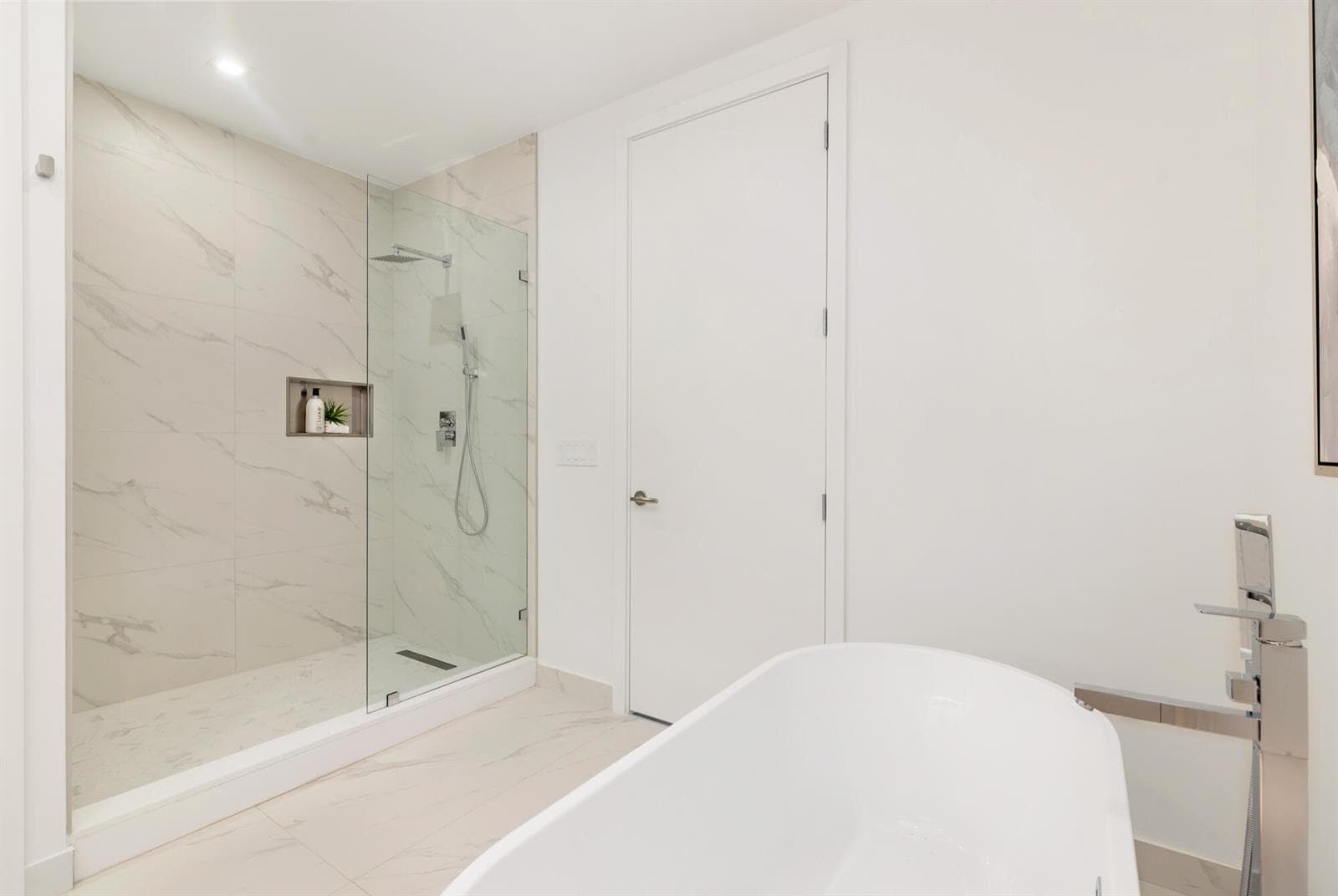 220 Lake Shore Drive 1813 photo 11