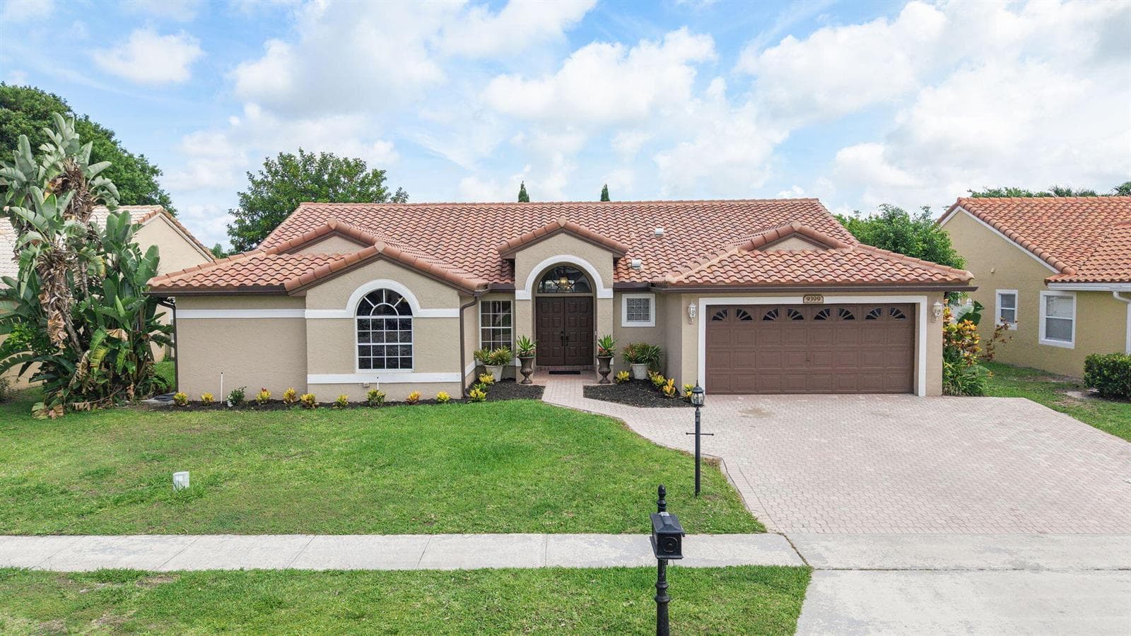 9399 Lake Serena Drive photo 1