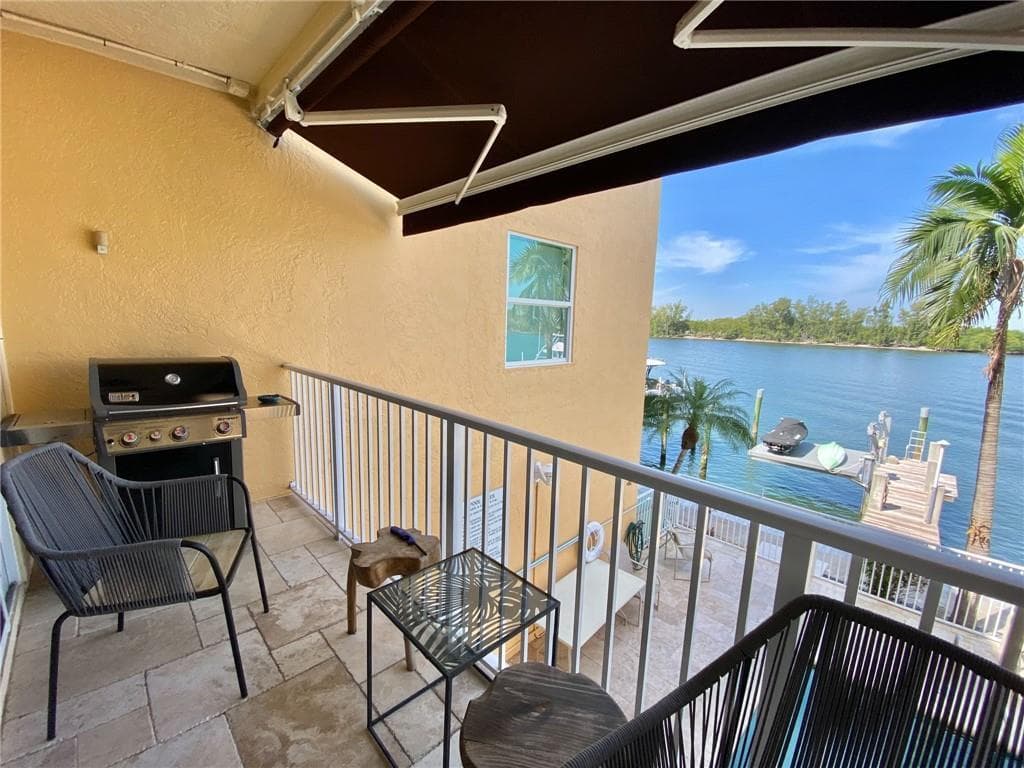 4230 N Ocean Drive photo 16
