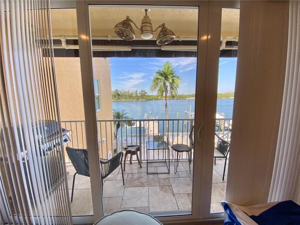 4230 N Ocean Drive photo 14
