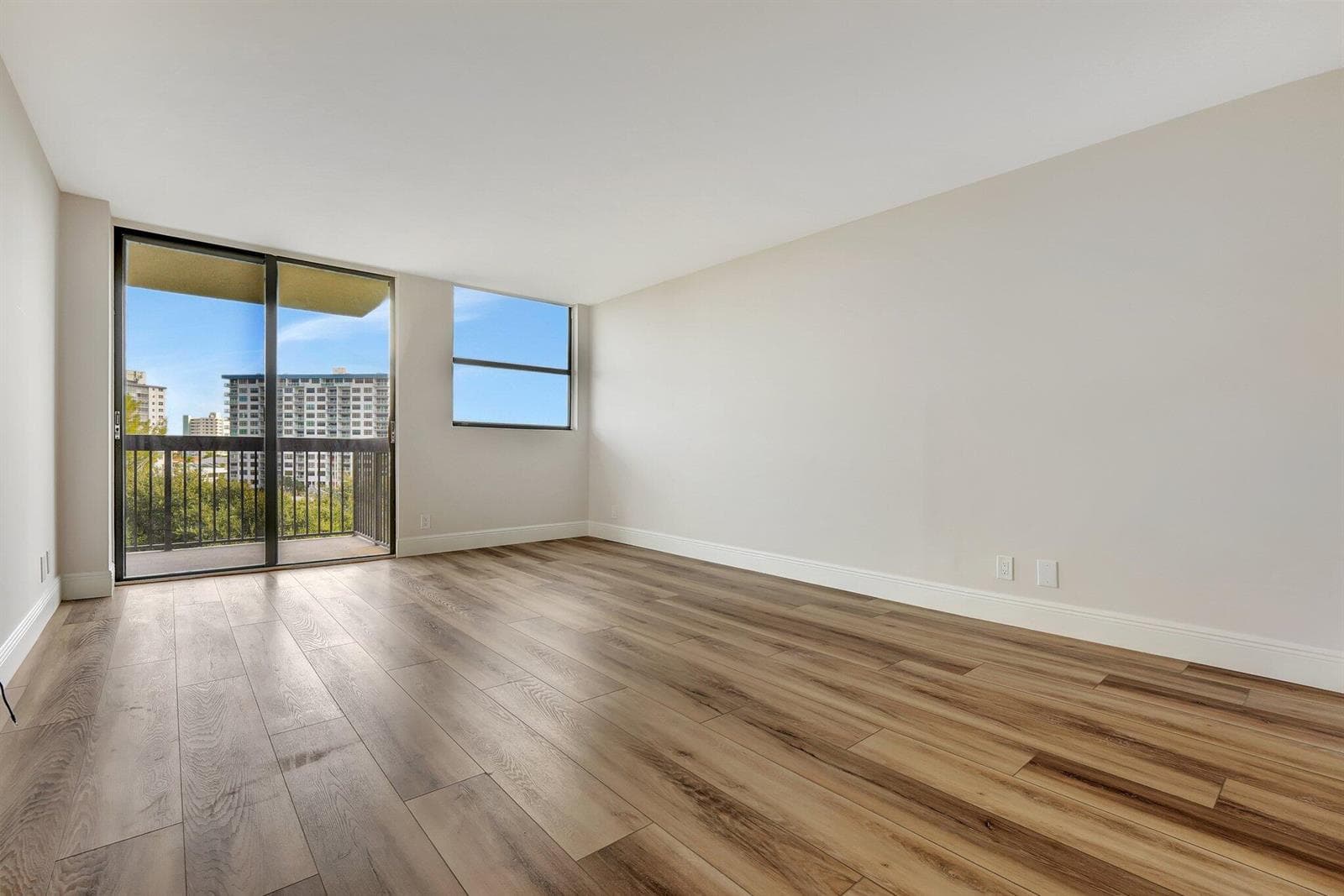 2900 NE 14th Street Causeway 602 photo 17