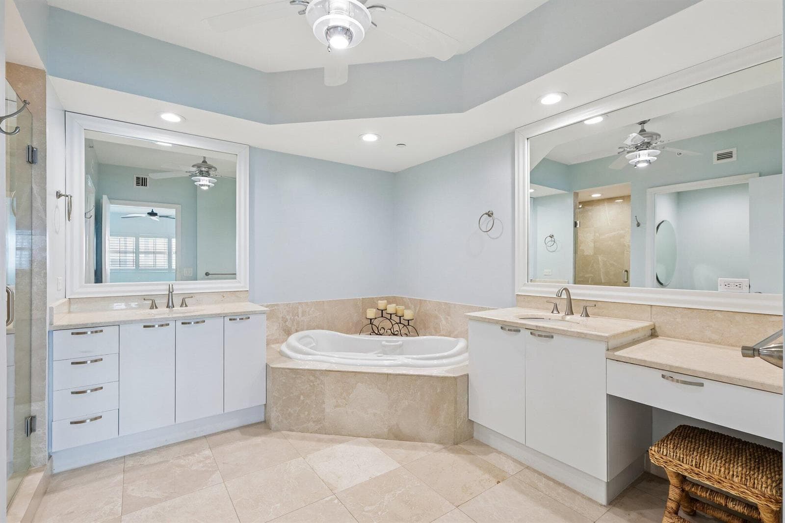 2650 Lake Shore Drive 1202 photo 20