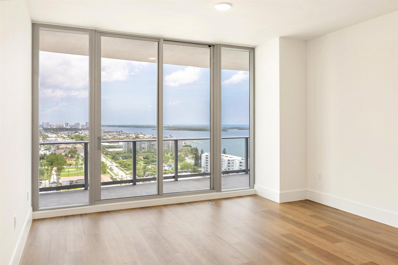 220 Lake Shore Drive 1809 photo 2