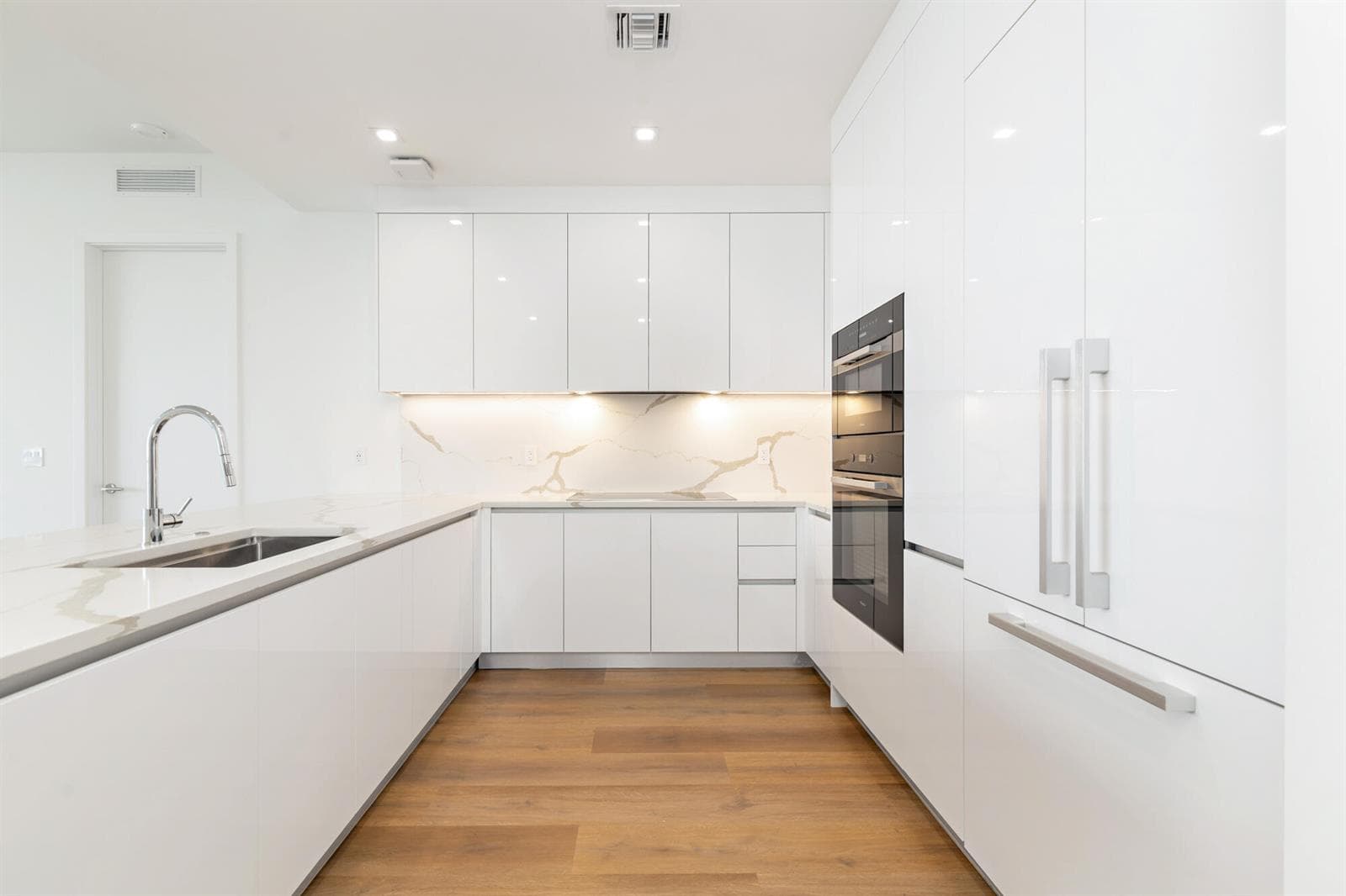 220 Lake Shore Drive 1809 photo 7