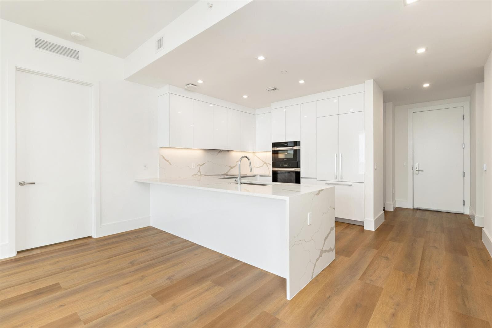 220 Lake Shore Drive 1809 photo 4