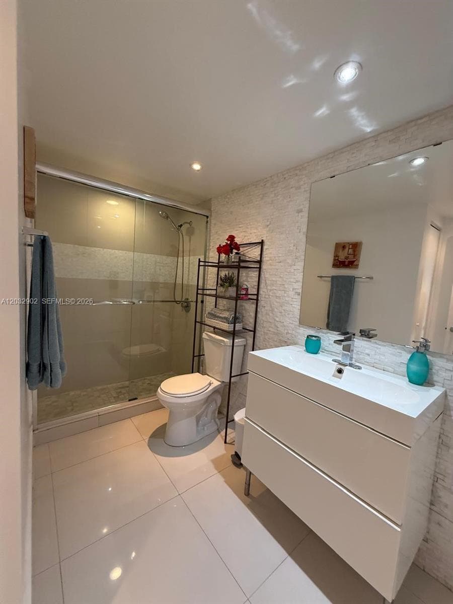 19370 Collins Ave 423 photo 10