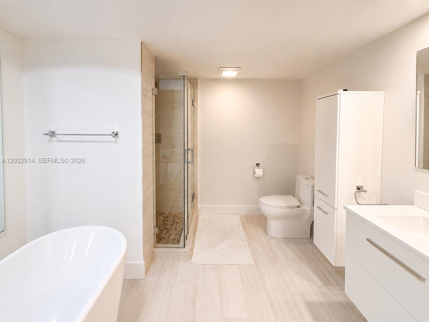 1865 S Ocean Dr 8I photo 16