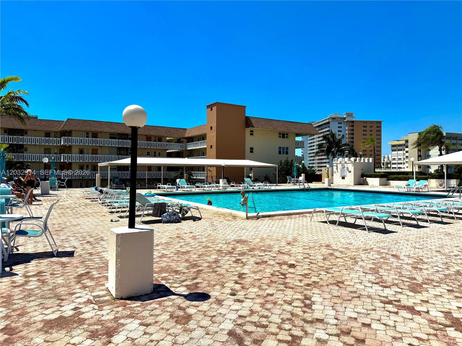 1865 S Ocean Dr 8I photo 22