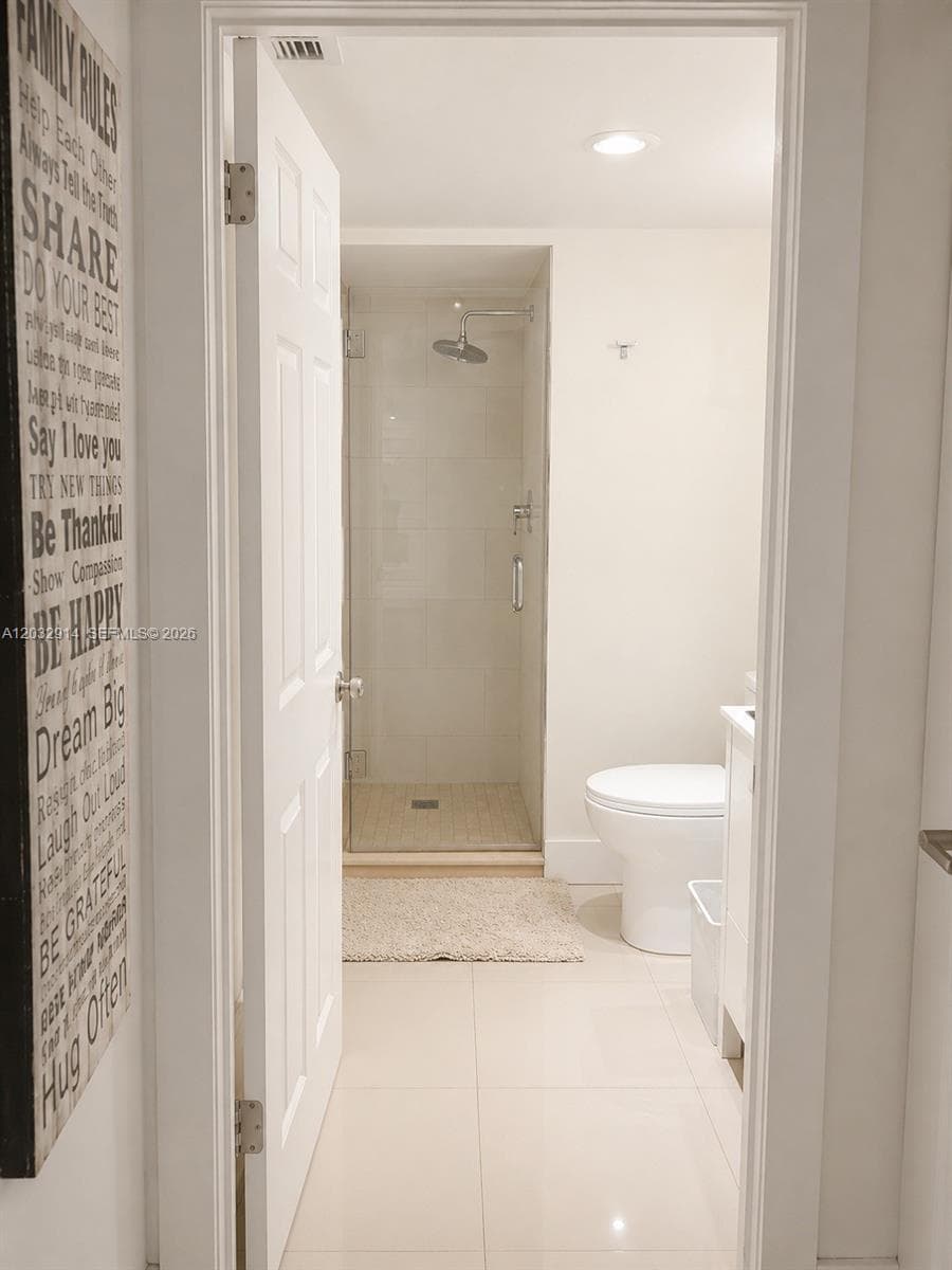 1865 S Ocean Dr 8I photo 5