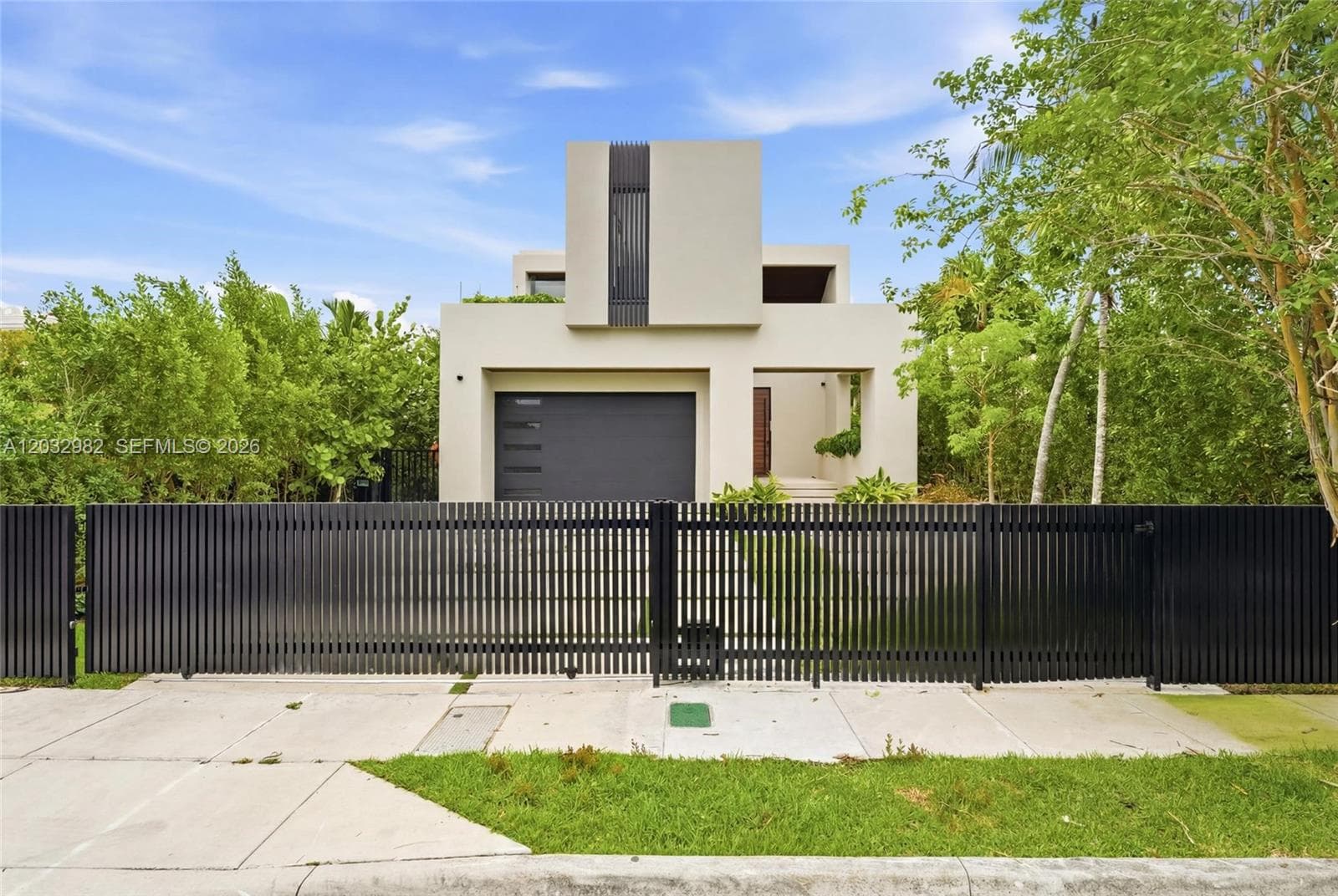1050 Stillwater Dr photo 2